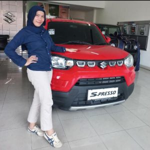 Chika Suzuki Mobil
